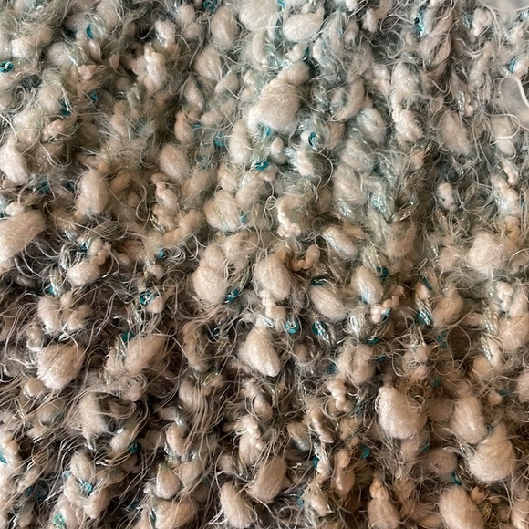 NWOT Pom beanie hat - Picture 2 of 4